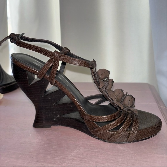 Donald J. Pliner Brown Bambi Rosette Floral Ankle Strap Cutout Wedges Size 7.5 - Picture 6 of 12